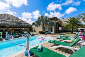 Koyari Modern Condos 9BR 7BA Sleeps 26 w/ Pool and Roof Deck